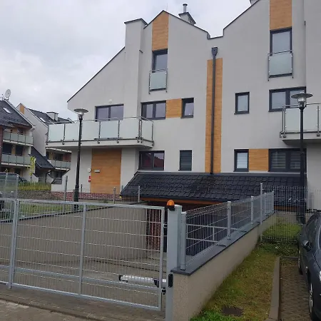 アパート Sandra1 ヤンタル